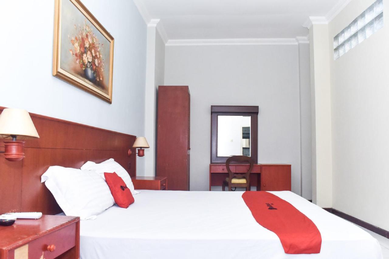 Reddoorz Near Kampung Warna Warni Hotel Malang Exterior photo