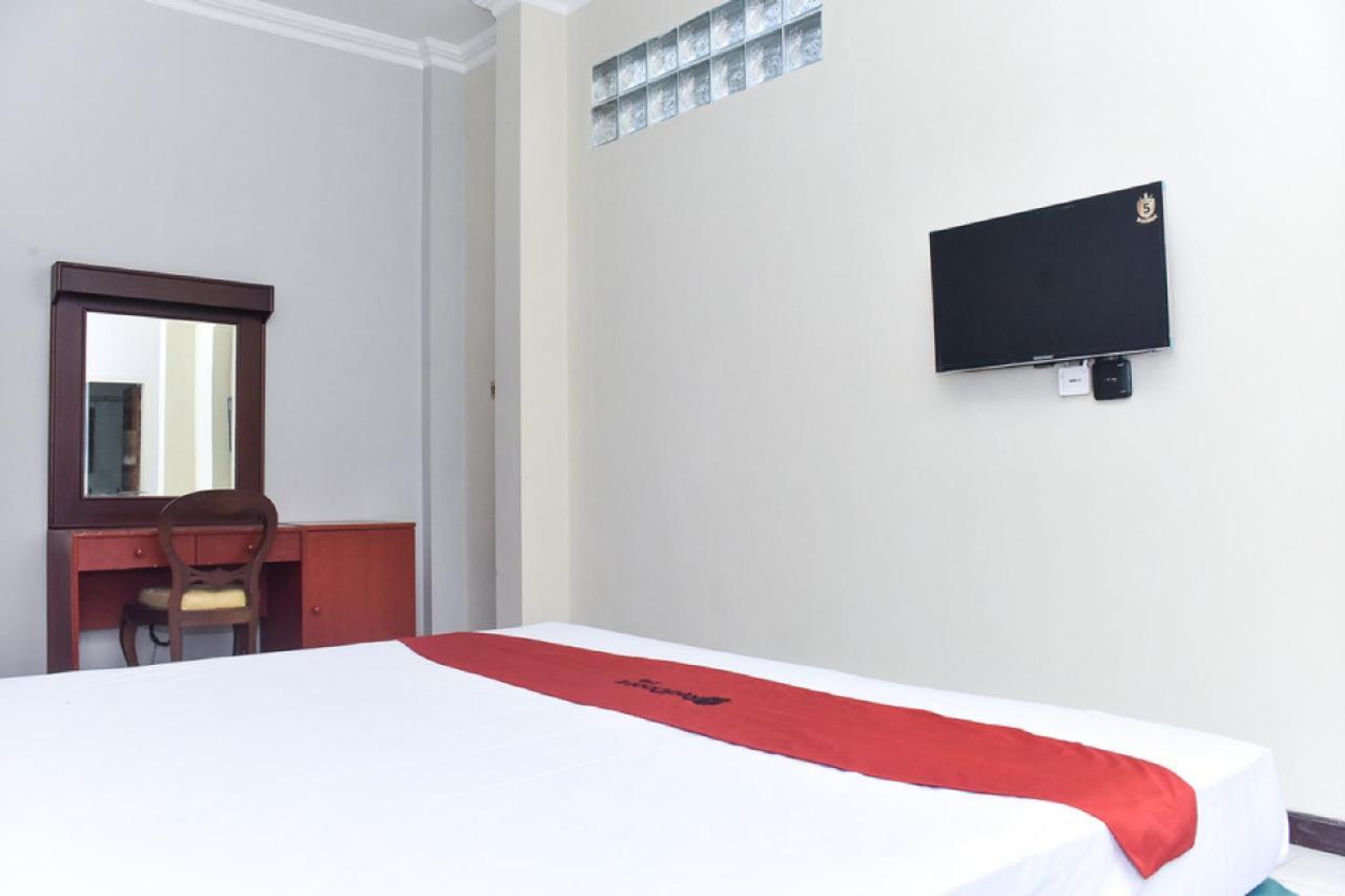 Reddoorz Near Kampung Warna Warni Hotel Malang Exterior photo