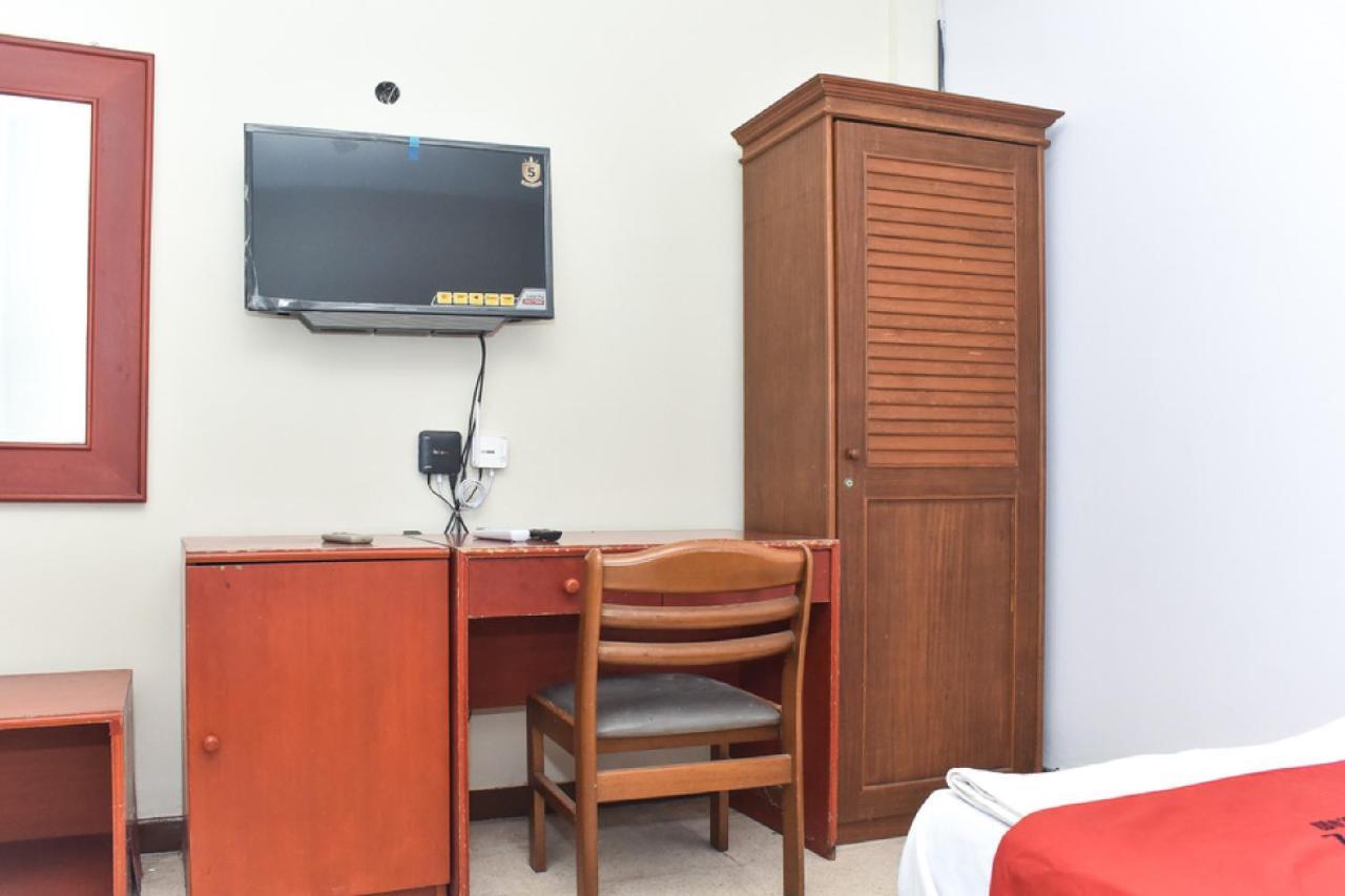 Reddoorz Near Kampung Warna Warni Hotel Malang Exterior photo